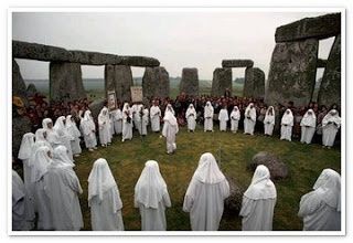 Druidas modernos en Stonehenge 