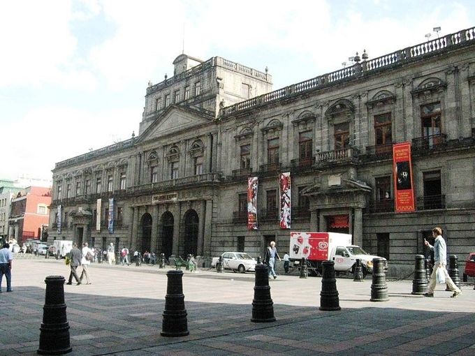 Portada y Fachada del Palacio de Minería