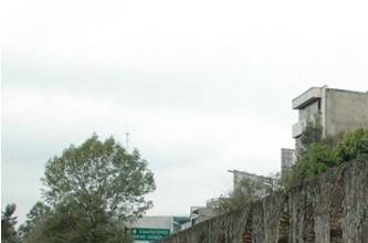 Acueducto Azteca ruinas aun existentes sobre Av. Chapultepec