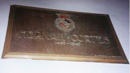 Foto: Lápida Hernán Cortés