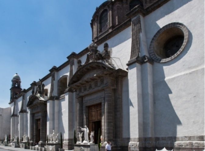 Templo y Claustro de Jesús María