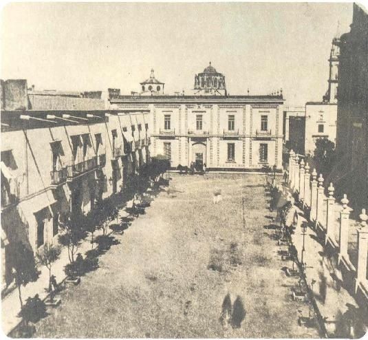 Foto del siglo XIX del antiguo palacio del Arzobispado