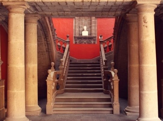 Escalinata del Museo Nacional de San Carlos