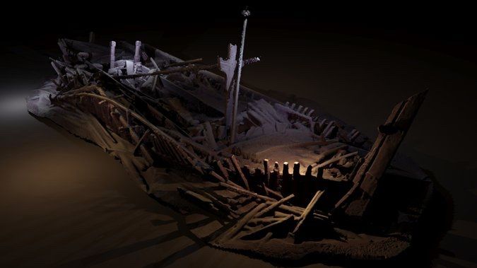 Los Secretos del Mar Negro
Una imagen fotogramétrica de la embarcación de la época del Imperio otomano que probablemente naufragó entre los siglos XVII y XIX. Los exploradores lo llamaron la Flor del Mar Negro, por las figuras talladas ornamentalmente, como los dos postes grandes con pétalos en lo más alto
Education Foundation/Black Sea MAP