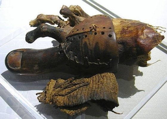 Dedo prótesis del antiguo Egipto. Créditos: Jon Bodsworth