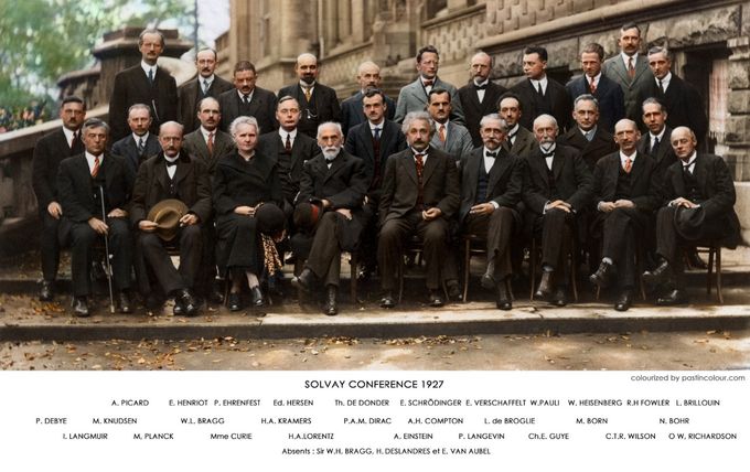 Una extraordinaria foto de principios de siglo convertida a una foto a color con muchos de los genios del Siglo XX