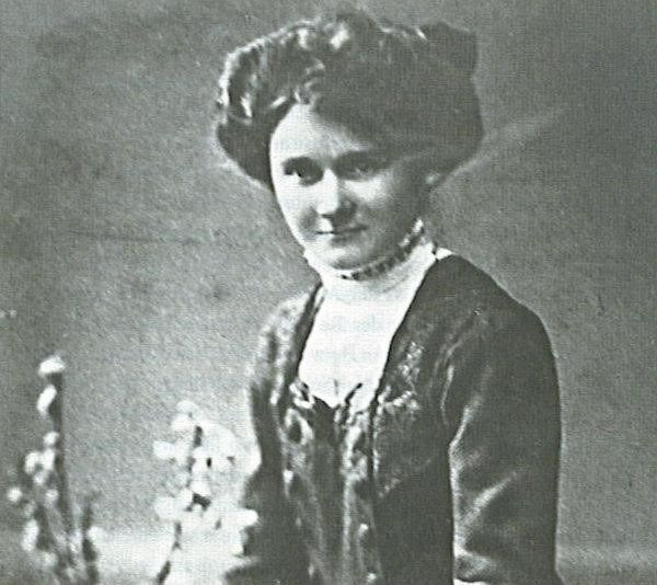 Foto de muy joven de Paula Hitler