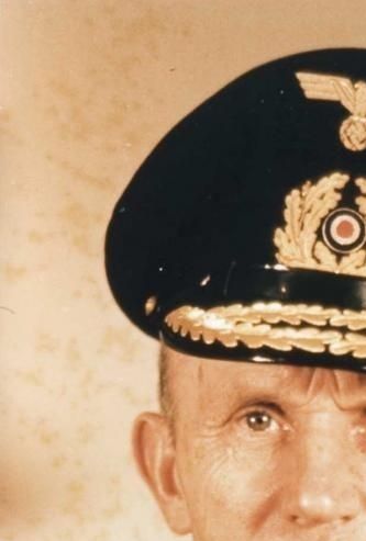 El Almirante Karl Doenitz