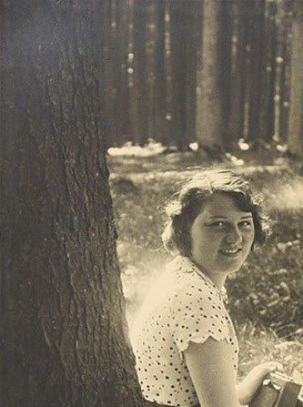 Geli Raubal en un día de campo, año 1930
