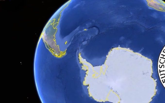 Nótese la orientación del mapa de la expedición con la de Google Earth