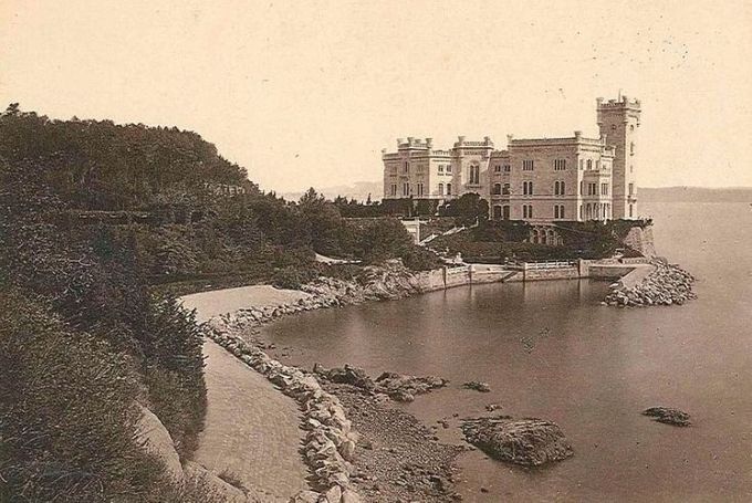 Castillo de Miramar, en Trieste, c. 1880.