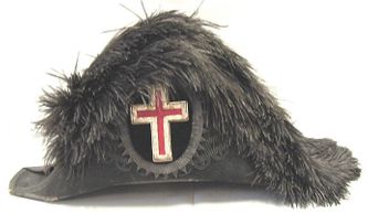 De Asidemore - Trabajo propio, CC BY-SA 3.0 Sombrero de los Caballeros Templarios masones, principios del siglo XIX