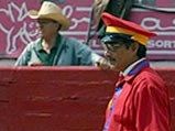 MONOSABIOS: es el mozo que ayuda y si es necesario, socorre al picador