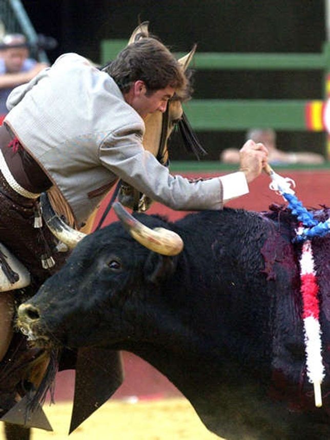 Pablo Hermoso de Mendoza colocando el Rejón de Muerte
