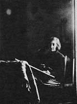 (Foto: Remedios Varo con su abuela Doña Josefa Zejalfo – 1924)