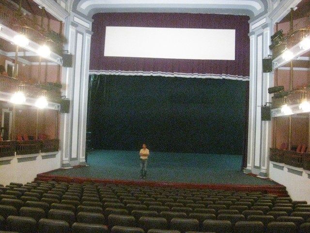 Última foto: Como se encuentra hoy el teatro.