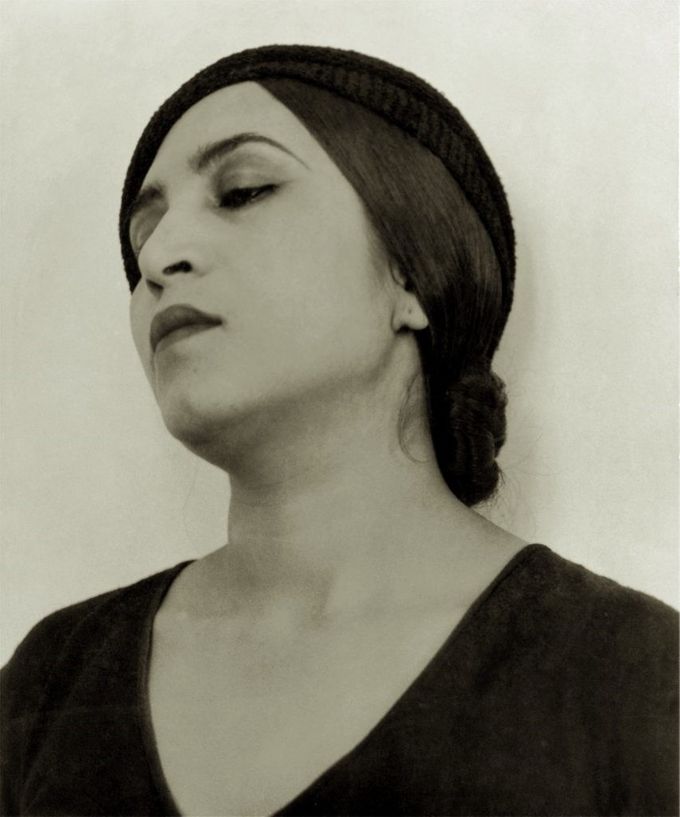 María Izquierdo nació el 30 de octubre 1902 falleció el 2 de diciembre de 1955 (53 años)