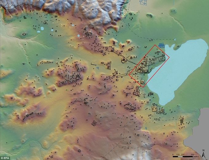 La técnica LiDAR permite a los investigadores a mapa de contornos de lo que él describe como docenas de recién descubiertas ciudades mayas ocultadas bajo siglos de follaje espeso de la selva después de que fueron abandonados por sus habitantes originales