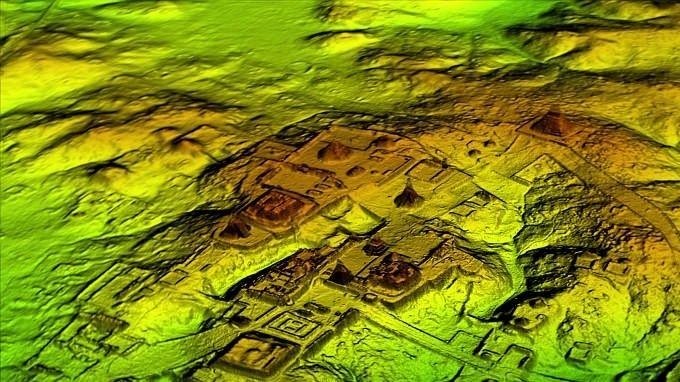 Miles de estructuras mayas antiguas desconocidas tales como pirámides, palacios y calzadas han sido revelados en Guatemala. La investigación utiliza la denominada tecnología LIDAR (fotografiada) que utiliza luz láser para la construcción de un estudio detallado de estructuras enterradas
