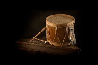 Tabor, atambor, tambor, el popular instrumento musical de percusión.