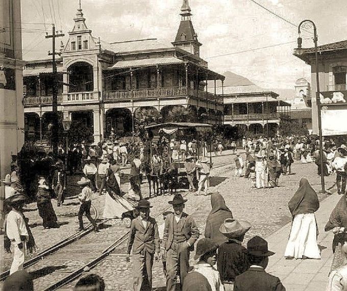 Foto Wikipedia: Palacio de Hierro de Orizaba, Veracruz. México
4 de abril de 1910