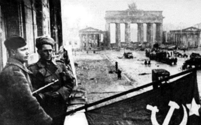 El ejército soviético tomó el control de Berlín en mayo de 1945. DIAPOSITIVAS© Proporcionado por THX Medios S.A.