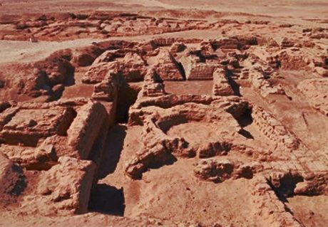 Alice Springs | Un equipo de arqueólogos de la Universidad Nacional de Australia, que se proceder a una excavación cerca de la formación de roca arenisca de Uluru, ha descubierto las ruinas de una gran ciudad pre colonial que se remonta a hace más de 1,500 años.