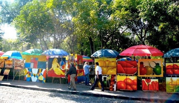 Plaza San Jacinto, Bazar del Sábado