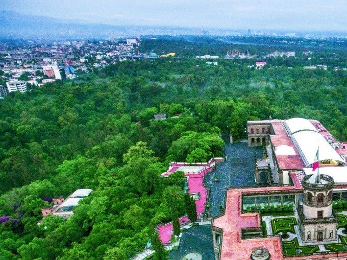El castillo de Chapultepec, fortaleza que por muchos años fue residencia presidencial en México.
