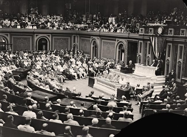  El presidente Woodrow Wilson en el Congreso, el día de la Declaración de Guerra a Alemania.