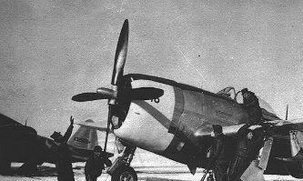 Foto 2. (Aviones del escuadrón 201)