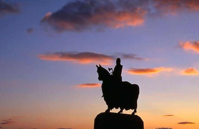 Estatua ecuestre de Robert Bruce en el castillo de Stirling
