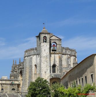 Castillo-convento de la Orden de Cristo en Tomar. Fundado por el Maestre templario Gualdim Pais actuó como sede templaria y de la posterior Orden de Cristo.