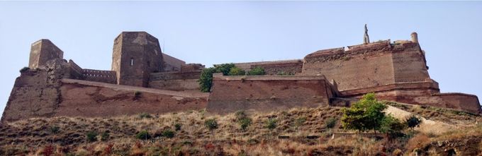 Castillo de Monzón. Fuente: http://upload.wikimedia.org