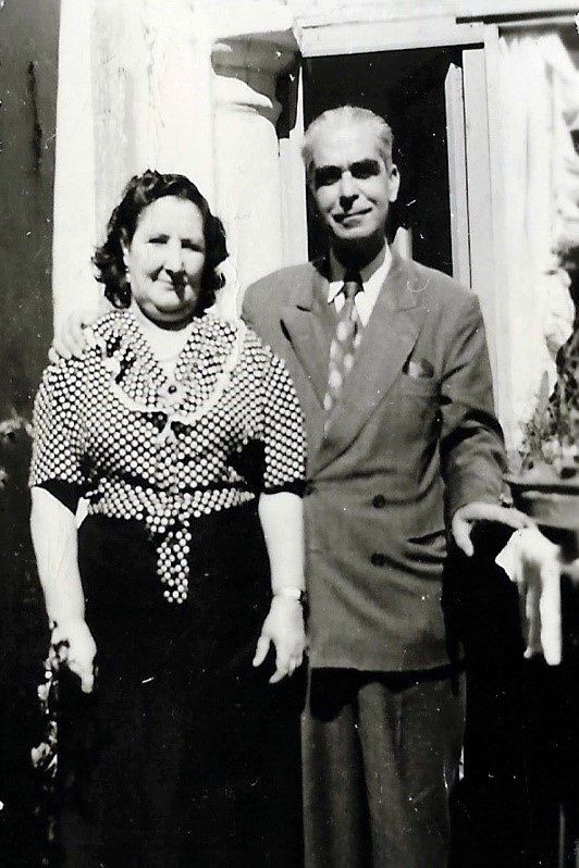Los últimos años de Don Gonzalo y Doña Ramona les regresaron en México un poco de la paz y felicidad perdida por años en su juventud y madurez que les arrancó la guerra. (aquí en las ultimas 3 fotos en Terraza del Hotel Palace)