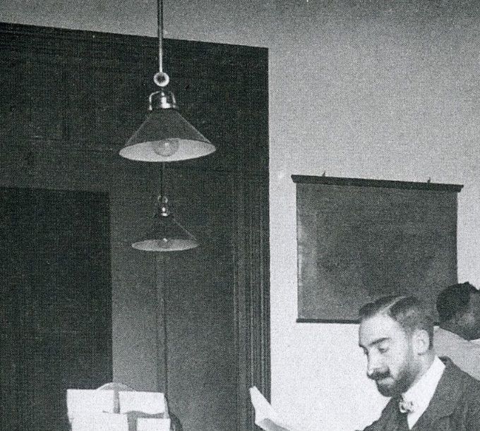 Odón de Buen y Cos en la biblioteca del laboratorio de biología marina de Porto Pi de Mayorca