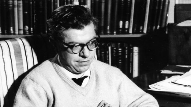 Image caption
A pesar de ser grandes amigos, Fred Hoyle fue uno de los grandes opositores de las teorías de Lemaitre.