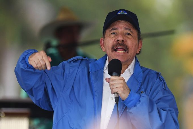 Daniel Ortega nació el 11 de noviembre de 1945 en La Libertad, departamento de Chontales, Nicaragua.
Daniel Ortega, presidente de Nicaragua, durante una marcha de apoyo a su gobierno, a inicios de julio. (Crédito: MARVIN RECINOS/AFP/Getty Images)