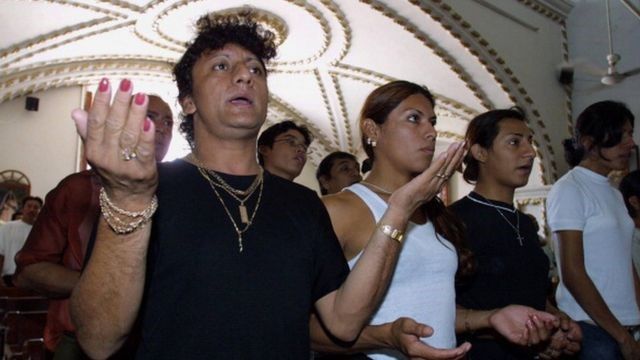 FUENTE DE LA IMAGEN,GETTY IMAGES
Los muxes tienen su propia hermandad dentro de la iglesia.