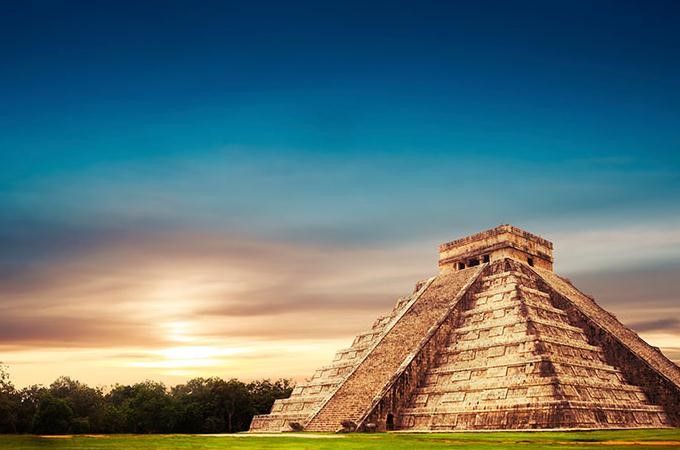 Pirámide de Quetzalcóatl en Chichen Itzá