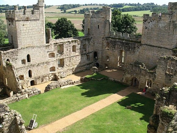 Vistas del castillo de Bodiam desde una de sus torres