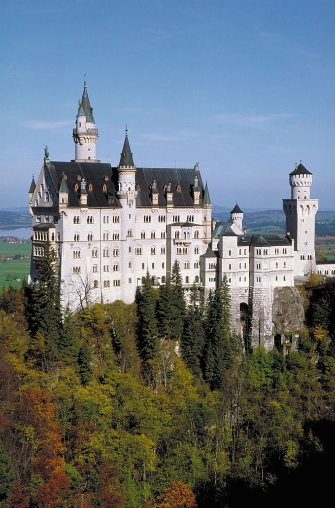 Castillo de Neuschwanstein en los Alpes bávaros, Alemania.
© Goodshoot / Jupiterimages
