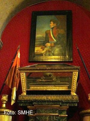 Urna con los restos del Emperador Agustín I, libertador de México